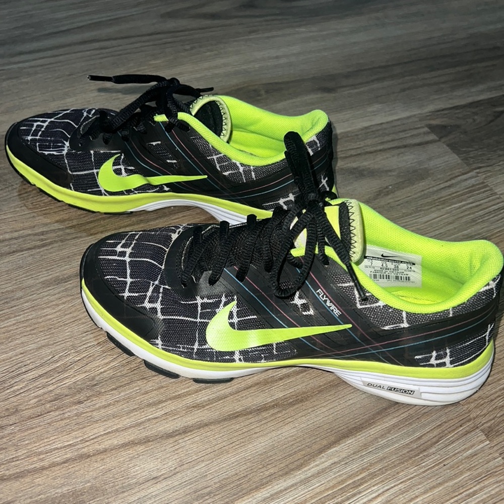 NIKE DUAL FUSION FLYWIRE RUNNING SHOES WOMENS SIZE 7